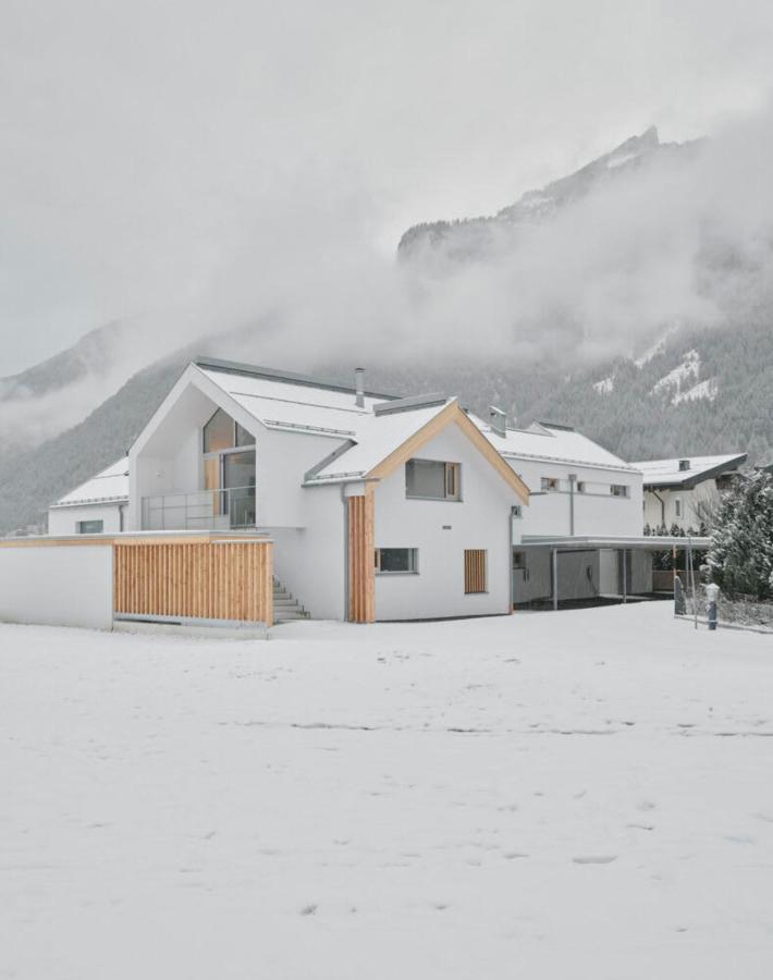 מאוראך Urban Mountain Chalet With Lake View מראה חיצוני תמונה