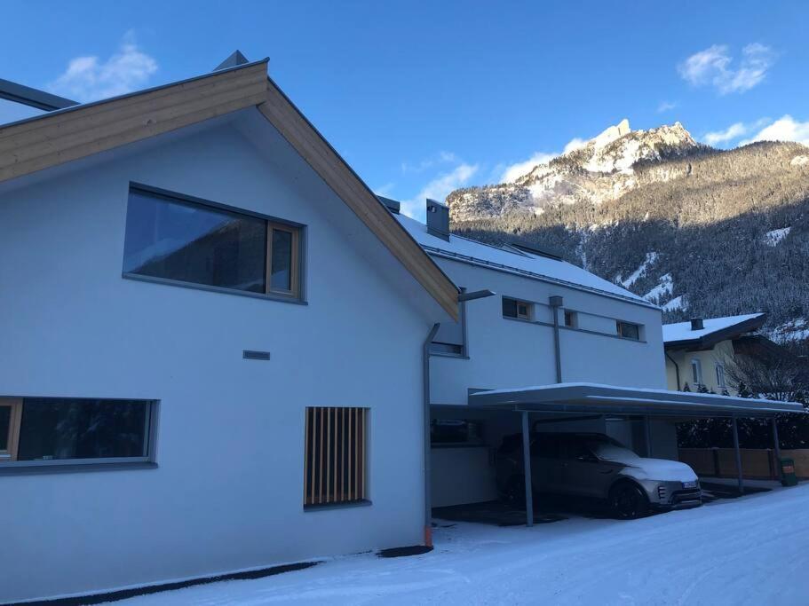 מאוראך Urban Mountain Chalet With Lake View מראה חיצוני תמונה