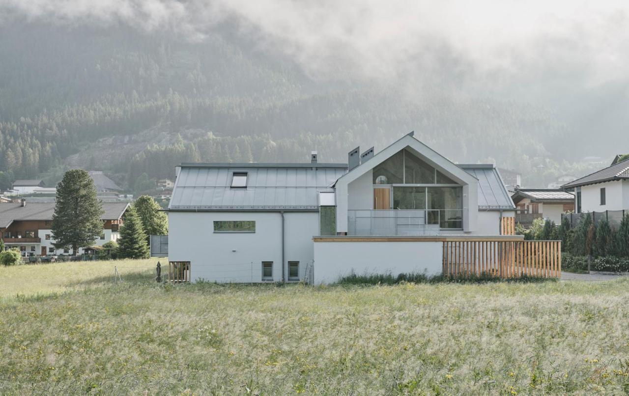 מאוראך Urban Mountain Chalet With Lake View מראה חיצוני תמונה