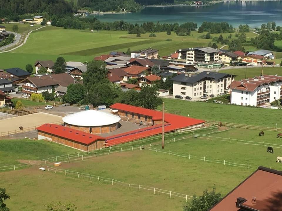 מאוראך Urban Mountain Chalet With Lake View מראה חיצוני תמונה