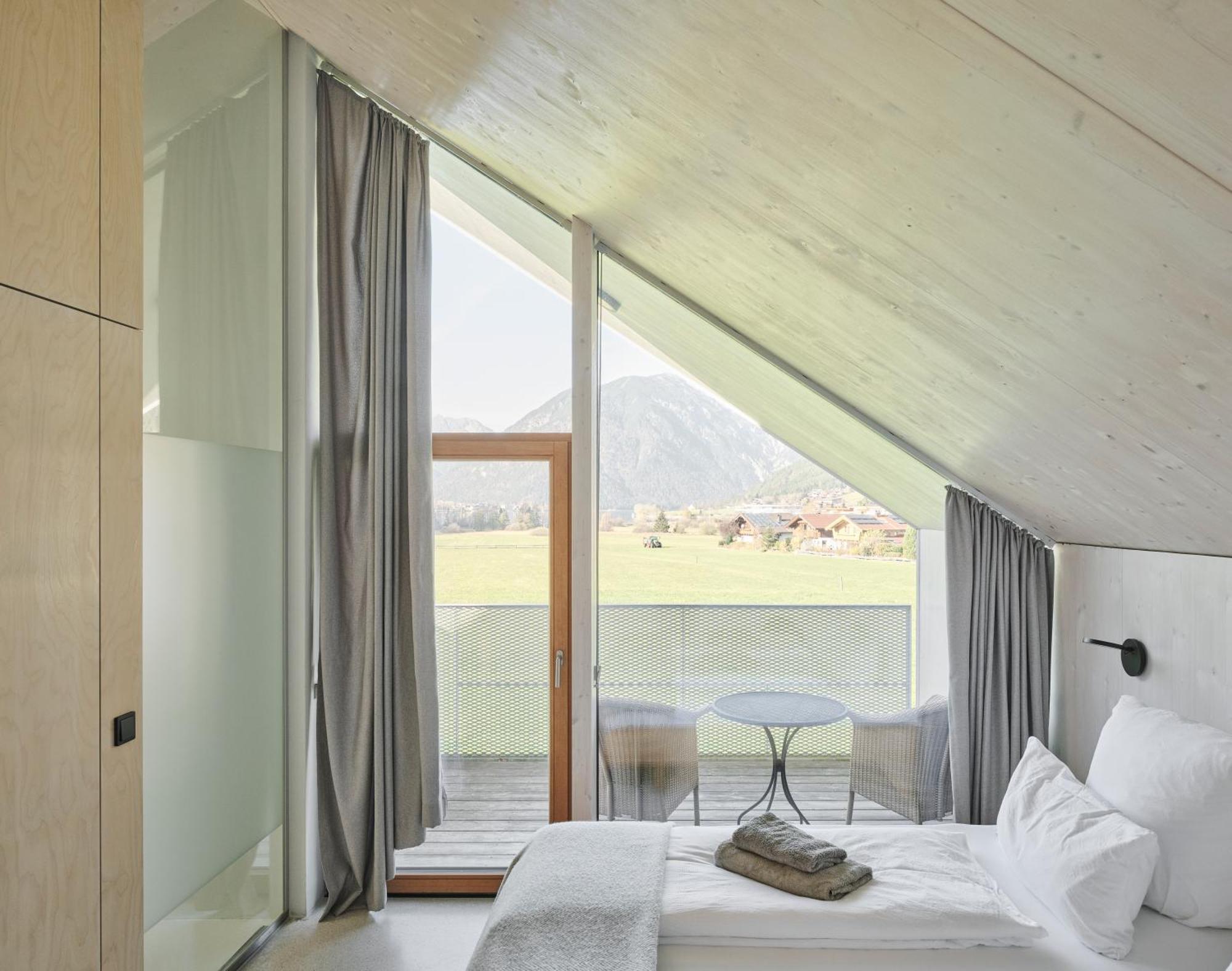 מאוראך Urban Mountain Chalet With Lake View מראה חיצוני תמונה